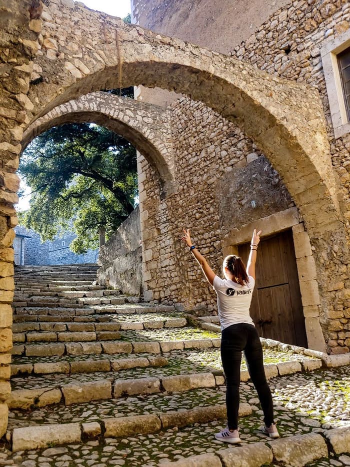 Vicoli, voci e panni stesi: una città che si racconta da sola. – Napoli, Campania